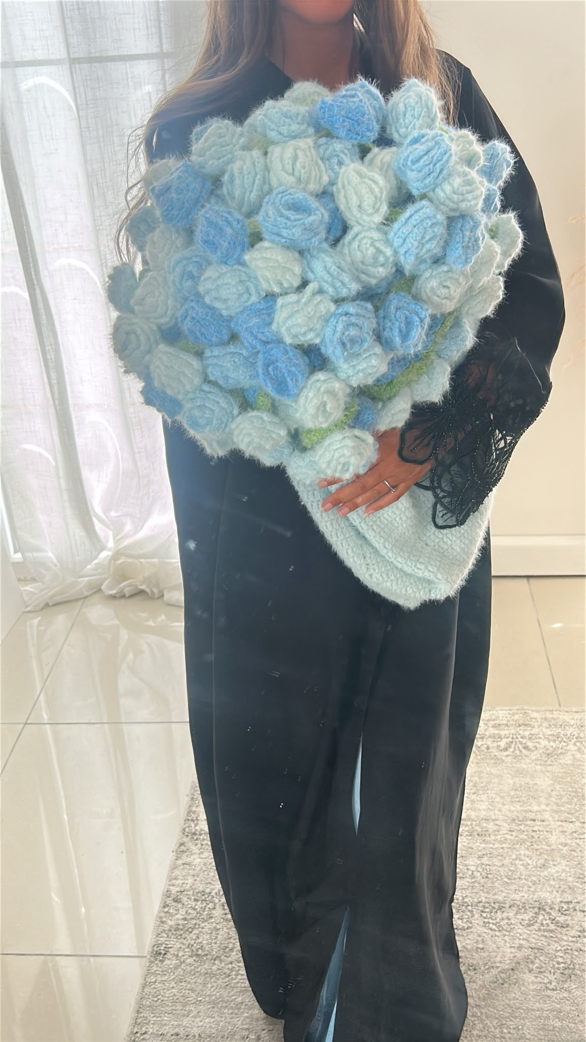 Plaid-bouquet Maison Belha bleu céleste - vue en pied
