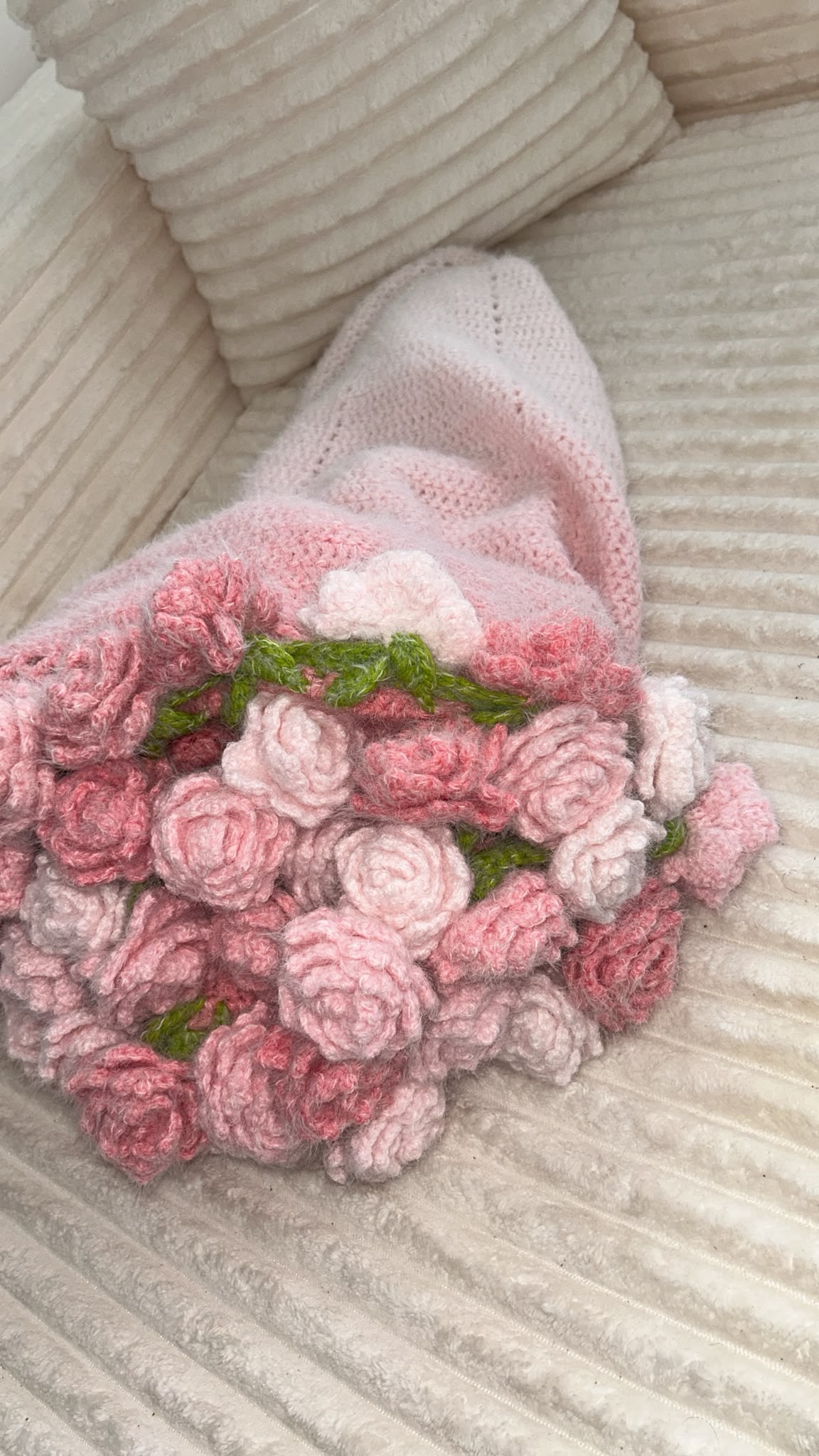 Roses poudrées en crochet - texture douce